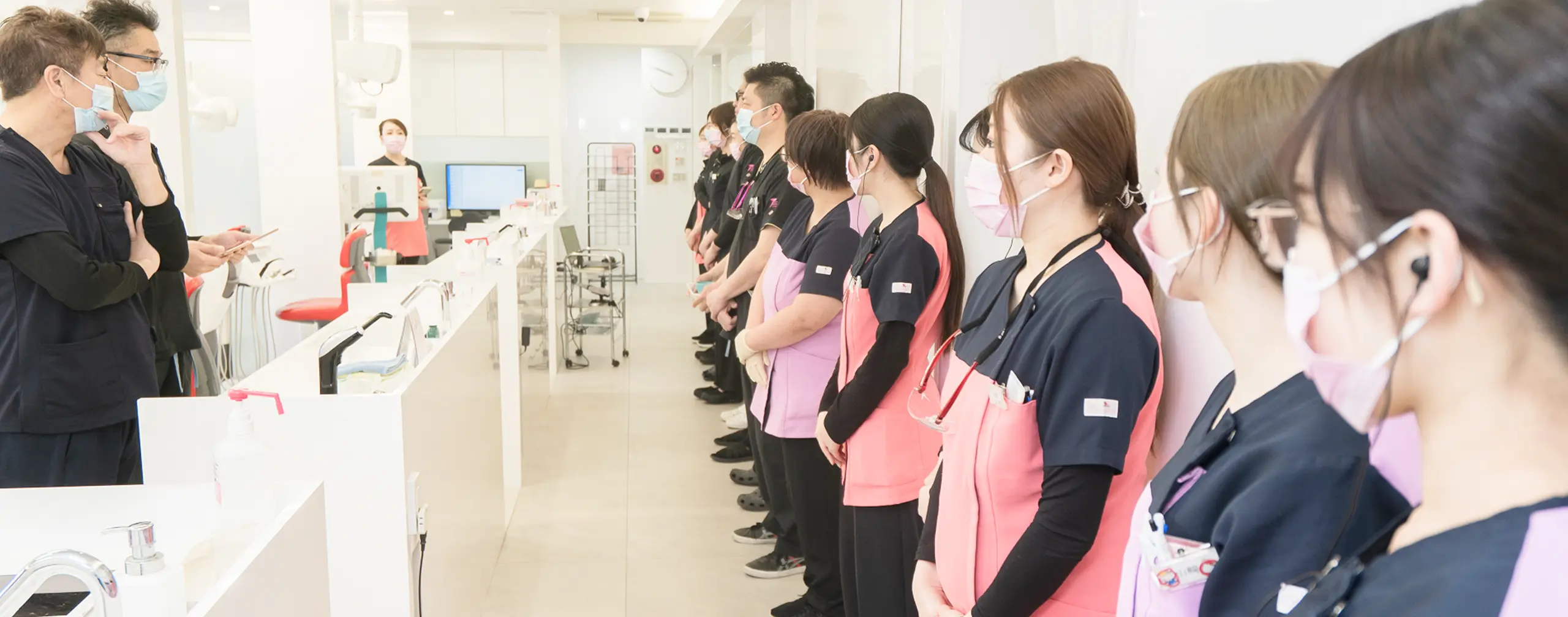 たかた歯科医院スタッフの定例ミーティング風景