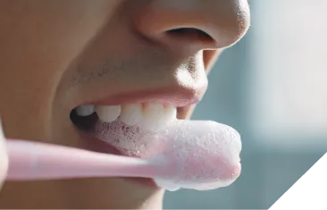 歯磨きのセルフケアをしているd南西